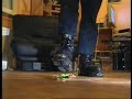 New Rock Boots vs. großer Osterhase (Easterbunny)