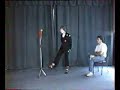 Le MIME SIME dans sa pièce \"MICRO\" Le MIME SIME dans sa pièce \"MICRO\"