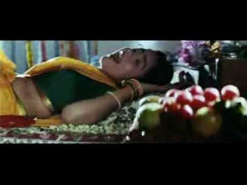 soundarya navel