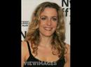 cette video contien des photo de gillian anderson ..etc..