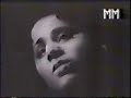Singer: Talat MahmoodMovie: GunahYear: 1953Music: RoshanLyrics: Kedar SharmaCast: Geeta Bali, Jagdev