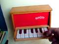 videos de One Octave Michelsonne Toy Piano