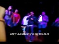 Le Tiran Una Botella A Arcangel En Pleno Concierto