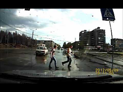 Чуть не попал…