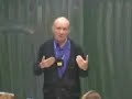 Dr. Eugen Drewermann, Christlicher Theologe, PaderbornWie hältst Du's mit den Tieren oder: von der Notwendigkeit einer neuen Ethik (Teil 3 von 9)19. Oktober 2006, Ruprecht-Karls-Universität HeidelbergEine Hauptsache der fortschreitenden Naturzerstörung ergibt sich aus der Anthropozentrik des christlichen Weltbildes, wonach die gesamte Welt auf den Menschen hin geschaffen wurde. Die Selbstanschauung der menschlichen Spezies auf dem Planeten Erde erscheint geradezu als die Vollendung eines göttlichen Auftrags, und selbst der Begriff Verantwortung meint mit Bezug auf den Menschen allein die Verteidigung des menschlichen Art-Egoismus gegen alle anderen Lebensformen: Da erkranken in  Britannien - durch menschliche Fehlernährung - Rinder an BSE, und es müssen zum Schutz der Menschen 4 Millionen von ihnen getötet und verbrannt werden; da erkranken Vögel an einem Virus, das auch Menschen befallen kann, und es werden 100 Millionen von ihnen vergast. Was wir derzeit anrichten, ist eine Querschnittslähmung durch den Motor der Evolution. Dabei wissen wir seit 1859, als Darwin die 