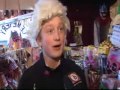 Wie er met carnaval echt bijzonder uit wil zien, moet dit jaar aan de Geert Wilders-pruik. De bijzondere haardos van de bekende politicus is dit jaar als carnavalspruik te krijgen.