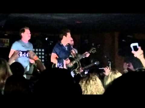 Parmalee Play Through Power Outage in Ohio