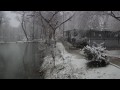 Bizim kasabaya dün kar yağdı.. Yeşil yapraklı ağaçların üzerine.. Dayanamadım: http://www.youtube.com/watch?v=V7EfLLyV7D8