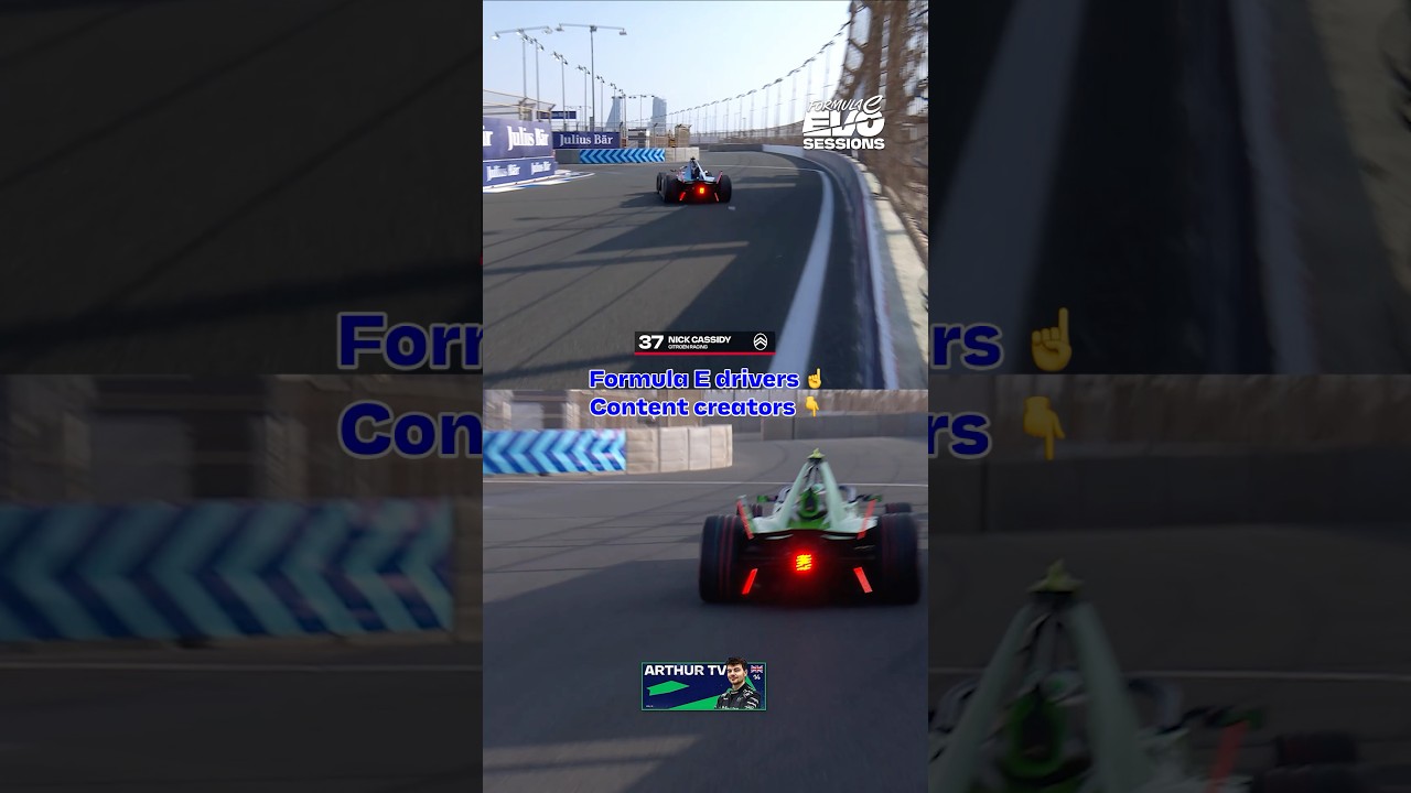 The difference between a Formula E driver and a content creator 👀⚡️ #formulae #motorsport #racing