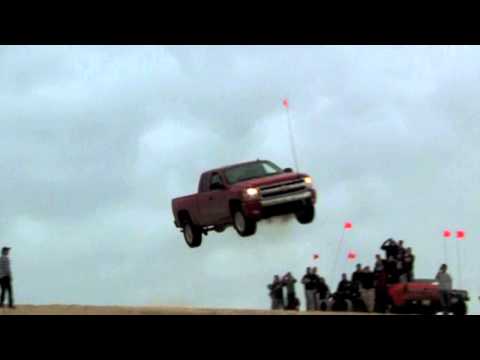 Extreme jump and crash, Chevrolet - Silverlake 2011