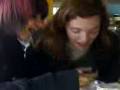 videos de Layene a dar comer à Jô