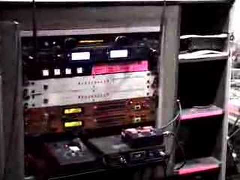 Rivera-Guitar1 shows Mick Thomson and Jim Roots Rig screen 1