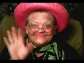 Granny Mae Gets a Gfit from Country Comes to Town