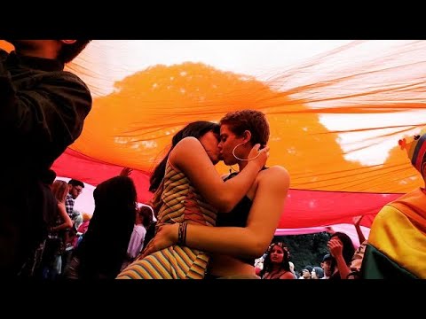 Gay Pride in Sao Paulo: Heiße Küsse und Politik