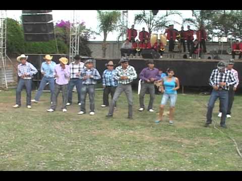 bailes de xv años - Maestro de vals Felipe Talco cel 044 477 2398339; producciones ARJU Tel 01(477)215 23 49 Facebook Arturo Lopez O Producciones arju Correo arjuvideo@hotmail.com.