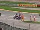 Ruben Xaus saludando a su publico despues de pasar por linea de meta en primera posicion. Cheste 2007 Superbikes.