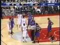 Vince Carter(6'6) beats Yao Ming(7'6) in a jumpball.