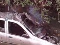Mujer ilesa tras vuelco