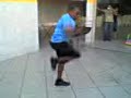 esse � um v�deo de um cara q dan�a dimais, parece q desliza no gelo... curtam, � bakana.