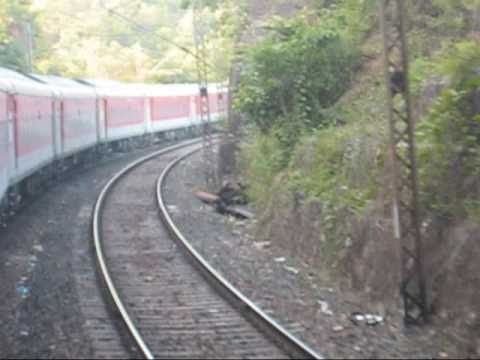 how to reach darjeeling from gwalior by train