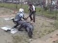 BOMBA ATINGE POLICIAL