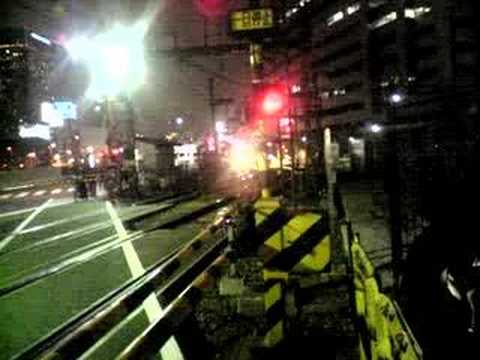 京浜急行　北品川駅前の踏切