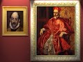 http://www.artehistoria.com/obrmaestras/videos/874.htmCuando en 1511 Rafael hace el retrato del papa Julio II establece el esquema de representación pontificia. El modelo aparece sentado, girado en tres cuartos, vistiendo el bonete y la manteleta rojos y el roquete blanco. Ese mismo esquema será empleado años después por Tiziano para retratar a Paulo III, interesándose también por la captación psicológica de su modelo. El Greco utilizará como fuente la obra de Rafael al realizar hacia 1600 el retrato del cardenal don Fernando Niño de Guevara, Inquisidor General desde 1599 y arzobispo de Sevilla al año siguiente. El modelo aparece en diagonal, sentado sobre un sillón frailero, ante una pared forrada de cordobán en la que se aprecia una puerta de madera. Cuando en 1650 Velázquez pinta al papa Inocencio X también sigue el modelo inicial, consiguiendo un espectacular retrato que al ser presentado al pontífice, éste pronunció: 