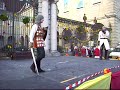 combat medieval : hache vs épée et bouclier