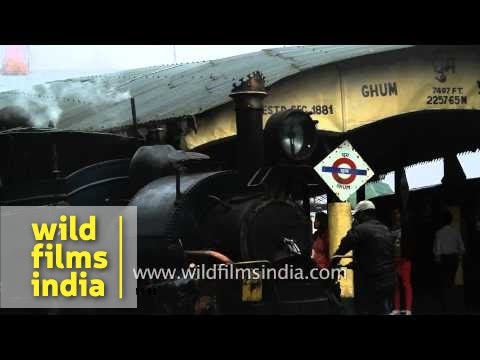 how to reach darjeeling from kolkata by train