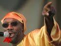 Singer, Songwriter Isaac Hayes Dies at Age 65