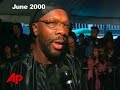 Singer, Songwriter Isaac Hayes Dies at Age 65 Singer, Songwriter Isaac Hayes Dies at Age 65
