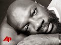 Singer, Songwriter Isaac Hayes Dies at Age 65