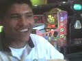 vergiza a Lauro en la pizza