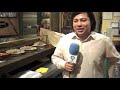 La hemos liado muchísimo. El Referente, no contento con saber las tramas de este año, se ha colado en plató de 'Aida' para pedirles que nos enseñen sus lugares de rodaje: Mauricio Colmenero (Mariano Peña) y Machupichu (Óscar Reyes) nos enseñan el Bar Reynols, Chema (Pepe Viyuela) y Fidel (Eduardo Casanova) nos enseñan la panadería y el gran Luisma (Paco León) nos cuenta todo sobre la casa de 'Aída'. www.elreferente.es