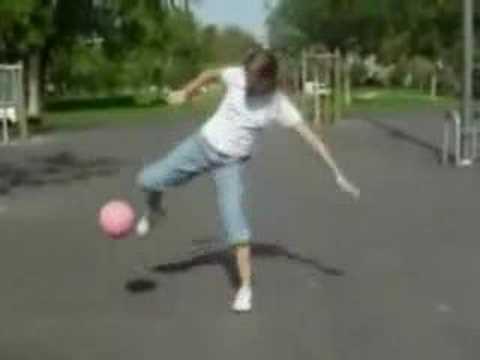 Fotball Girl - www.necromanc.blogspot.com