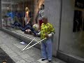 Guy freestyleing with crutches Guy freestyleing with crutches