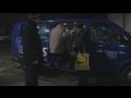 Allemagne : Le Bus Du Froid Sillone Berlin Pour Venir En Aide Aux Sans-abris