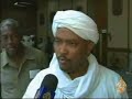 تقرير : الطاهر المرضي تاريخ بث التقرير : 17/7/2008أعلن البرلمان السوداني رفضه التعامل مع محكمة الجنايات الدولية، وما جاء في مذكرة مدعيها العام بتوقيف الرئيس السوداني عمر البشير، بدعوى ارتكاب جرائم حرب في دارفور. وأكد البرلمان في قرار أصدره خلال جلسة طارئة أن من شأن الخطوة التي أقدمت عليها المحكمة أن تعقّد الأوضاع في دارفور، وتذكي الفتنة العرقية وتعرّض اتفاقات السلام الموقعة للخطر.