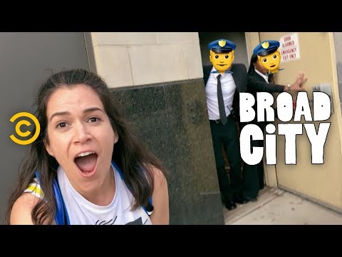 The Perfect Brunch Saves Abbi’s Birthday - Broad City