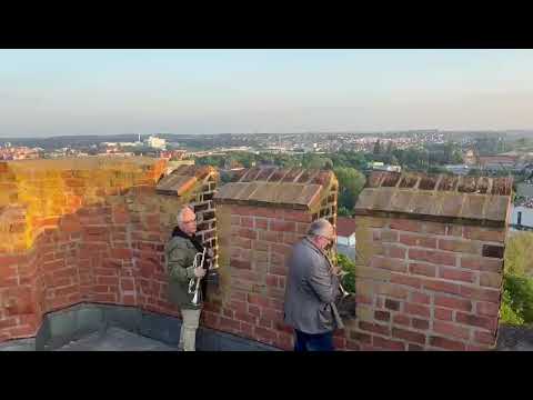 "Witaj majowa jutrzenko" w wykonaniu trębaczy... :: Grają: Jan Grześkowiak i Mariusz SobeckiAutor nagrania: Maciej Czajka