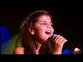 nikki yanofsky sings over the rainbow