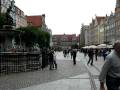 videos de Main Town Hall with clock tower at the Long Market street