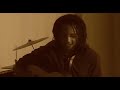 grava��o do dvd release da folha de ch� com participa��o especial de edson gomes.

m�sica:
reggae roots
ricardo reina/gabriel carvalho

reggae � roots
� raiz
um sentimento bom
e � voc� quem diz
dom natural, universal
som alto astral,
recheio do bom

� raiz no cora��o do brasil
cachoeira, salvador e s�o lu�s
� quem diz
mensagens pra ser feliz
no som

venha de l�, n�o diga n�o
vem sentir o sol
deixe a tristeza ir
vou dividir, vou sonhar
que � poss�vel ent�o agente ser feliz

ser feliz no cora��o do brasil
cachoeira, salvador e s�o lu�s
� quem diz mensagens pra ser feliz
o amor

dire��o:
maur�cio caires

dire��o de fotografia:
maur�cio ca�res

c�meras:
maur�cio caires

edi��o:
maur�cio caires

capta��o de �udio (direto):

agradecimentos:
edson gomes
cau marley

produ��o:
casa de edi��o
macaco beleza produ��es

www.folhadecha.com.br
� 2008 infus�o musical