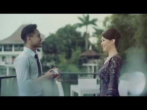 SINGAPORE AIRLINES Ad