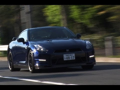 日産 - 日産GT-R。泣く子も黙る日産スポーツカーのフラッグシップモデルだが、毎年熟成が図られ、しっかりと進化を果たしてきた。...