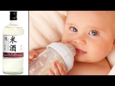 Silly grandma feeds rice wine to toddler_A h�ten felt�lt�tt legjobb r�szeg vide�k