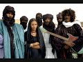 Bekijk muziek clip van Tinariwen met Toumast