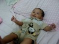 Arthur contando segredo para mamãe