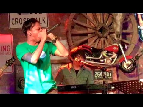 Cariño Brutal - DayBreak Band ft. Tatut of Nairud. Live Bar Performance