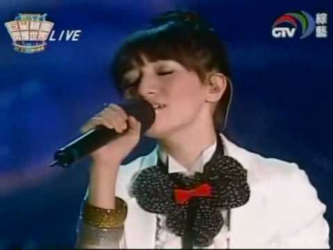 南拳媽媽lara only 下雨天(巨星桃園閃耀世界2009跨年晚會)